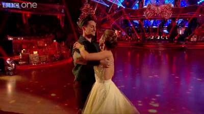 Rachel_Stevens_dances_to__Please_Come_Home_for_Christmas__-_Strictly_Come_Dancing_Christmas_Special_avi_000077840.jpg