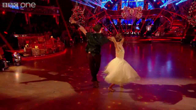Rachel_Stevens_dances_to__Please_Come_Home_for_Christmas__-_Strictly_Come_Dancing_Christmas_Special_avi_000080960.jpg